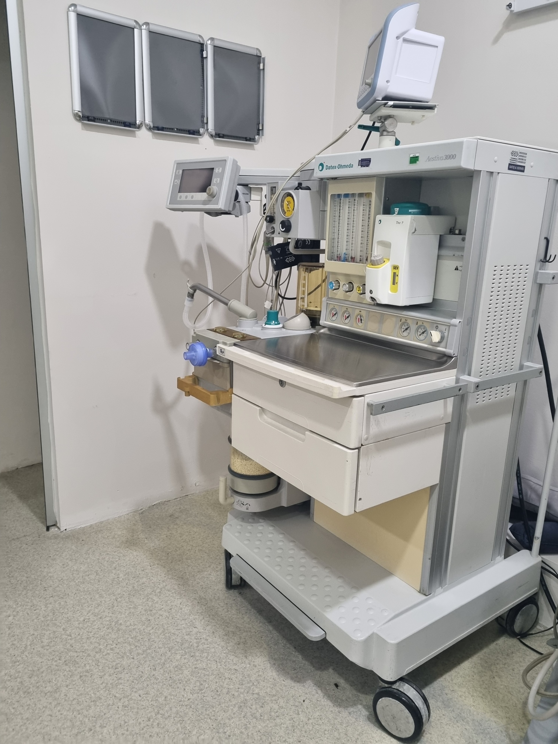 Secondhand Datex Ohmeda Aestiva 3000 Anesthesia Machine - Image 2