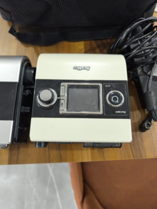 Secondhand Resmed S9 Escape CPAP Device with Humidifier