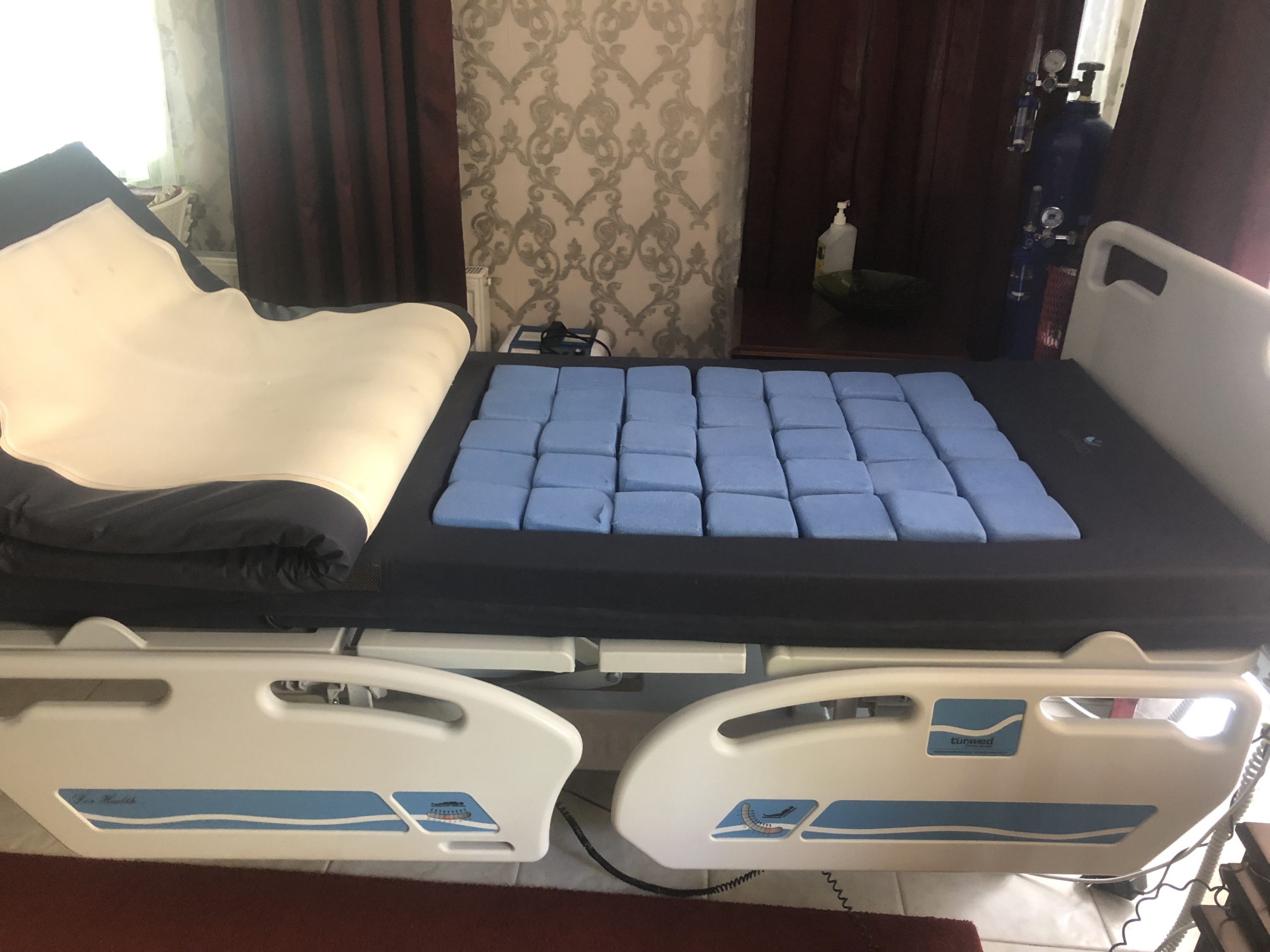 Secondhand Bedaid Medical Bed - Image 3