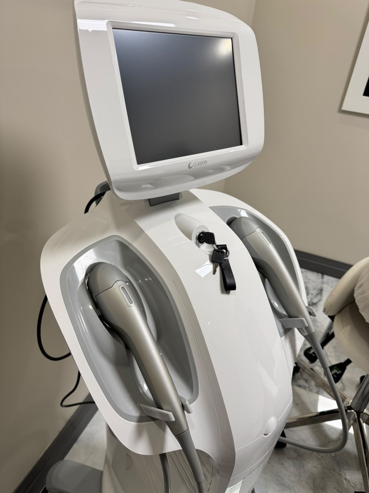 Secondhand Ultraformer 3 UF3-M300 High Intensity Focused Ultrasound (HIFU) Machine - Image 3