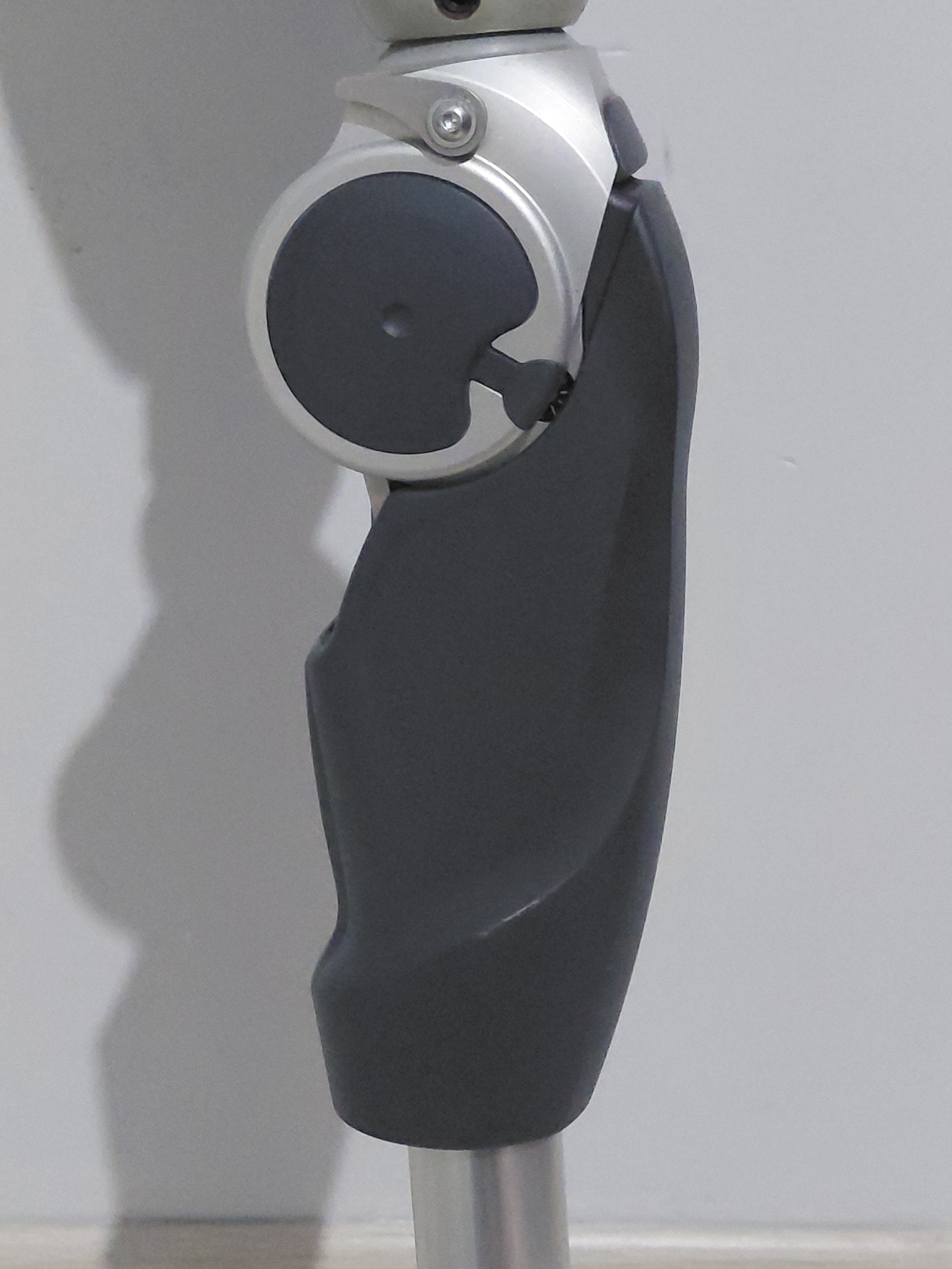 Secondhand Ottobock 3R80 Prosthetic Knee Joint - Image 2