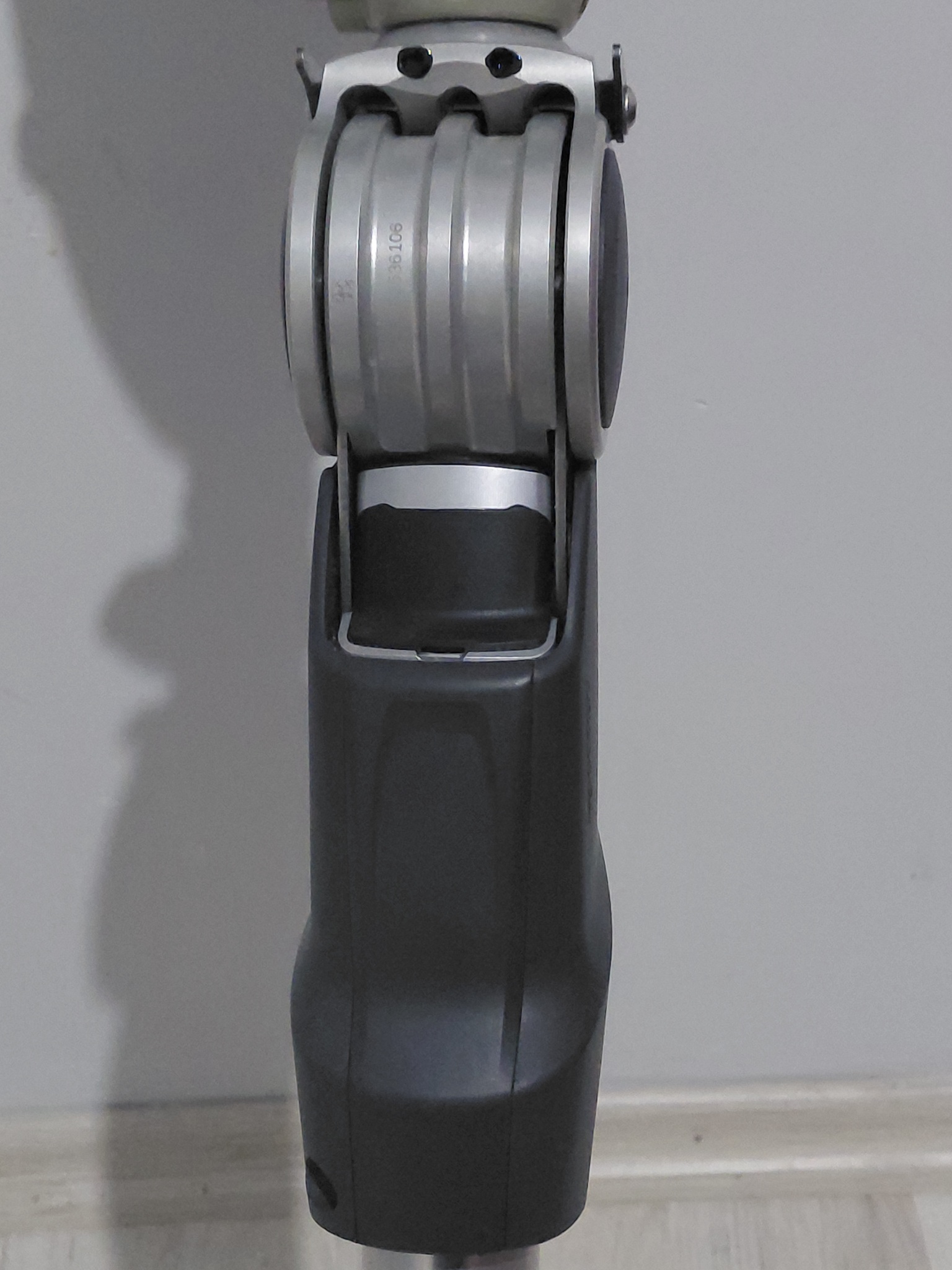 Secondhand Ottobock 3R80 Prosthetic Knee Joint - Image 4