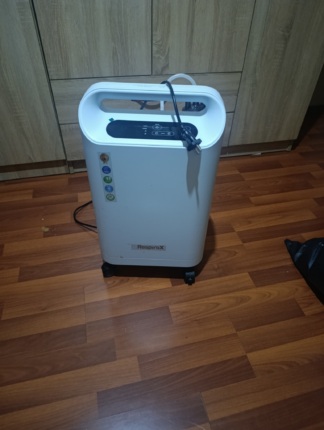 Secondhand Respirox CR-F5SW 5L/min Oxygen Concentrator