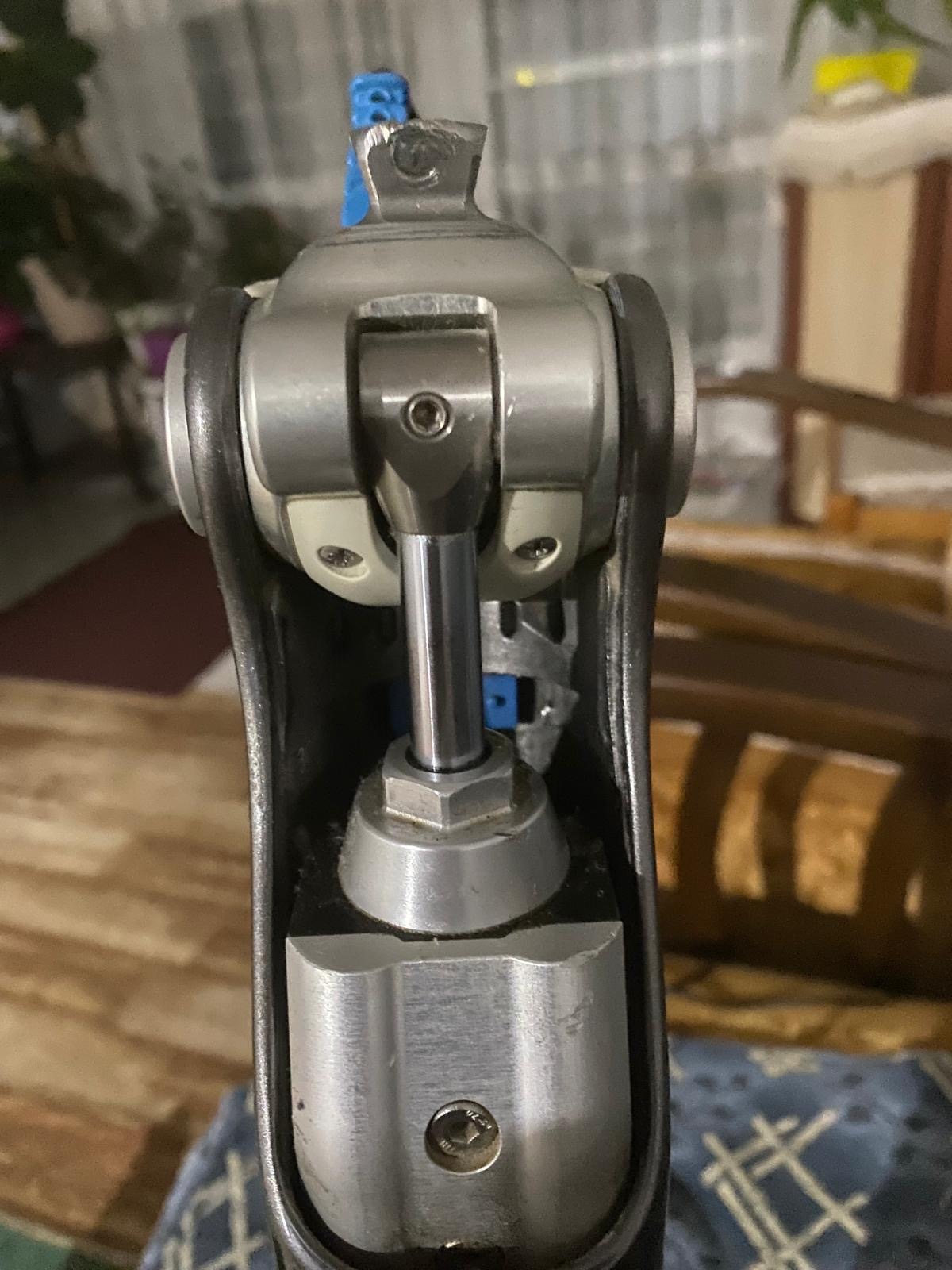 Secondhand Ottobock C-LEG Microprocessor Prosthetic Knee Joint - Image 3