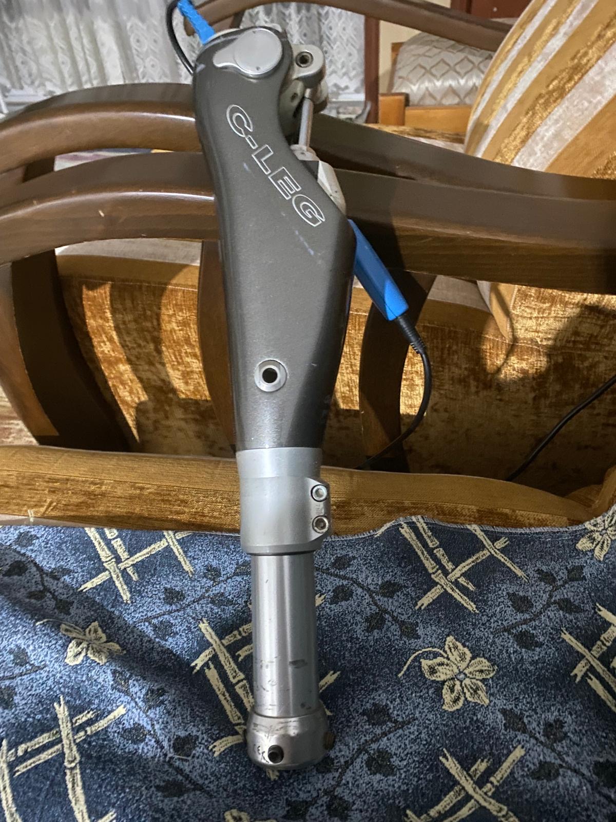 Secondhand Ottobock C-LEG Microprocessor Prosthetic Knee Joint - Image 2