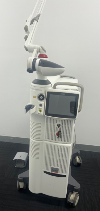 Secondhand Fotona SP Dynamis Er YAG Nd YAG Aesthetic Laser Device