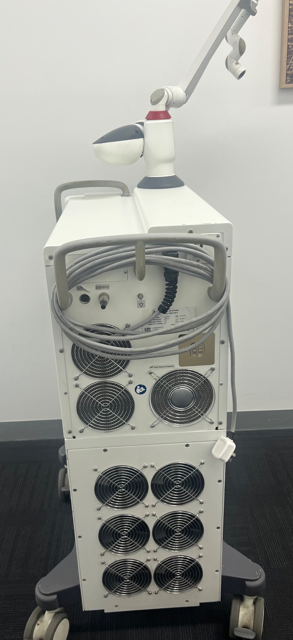Secondhand Fotona SP Dynamis Er YAG Nd YAG Aesthetic Laser Device - Image 4