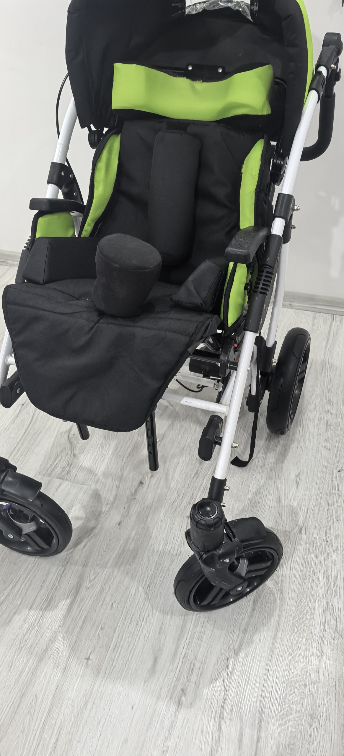 Secondhand Poylin P990 Buggy Disabled Stroller - Image 3