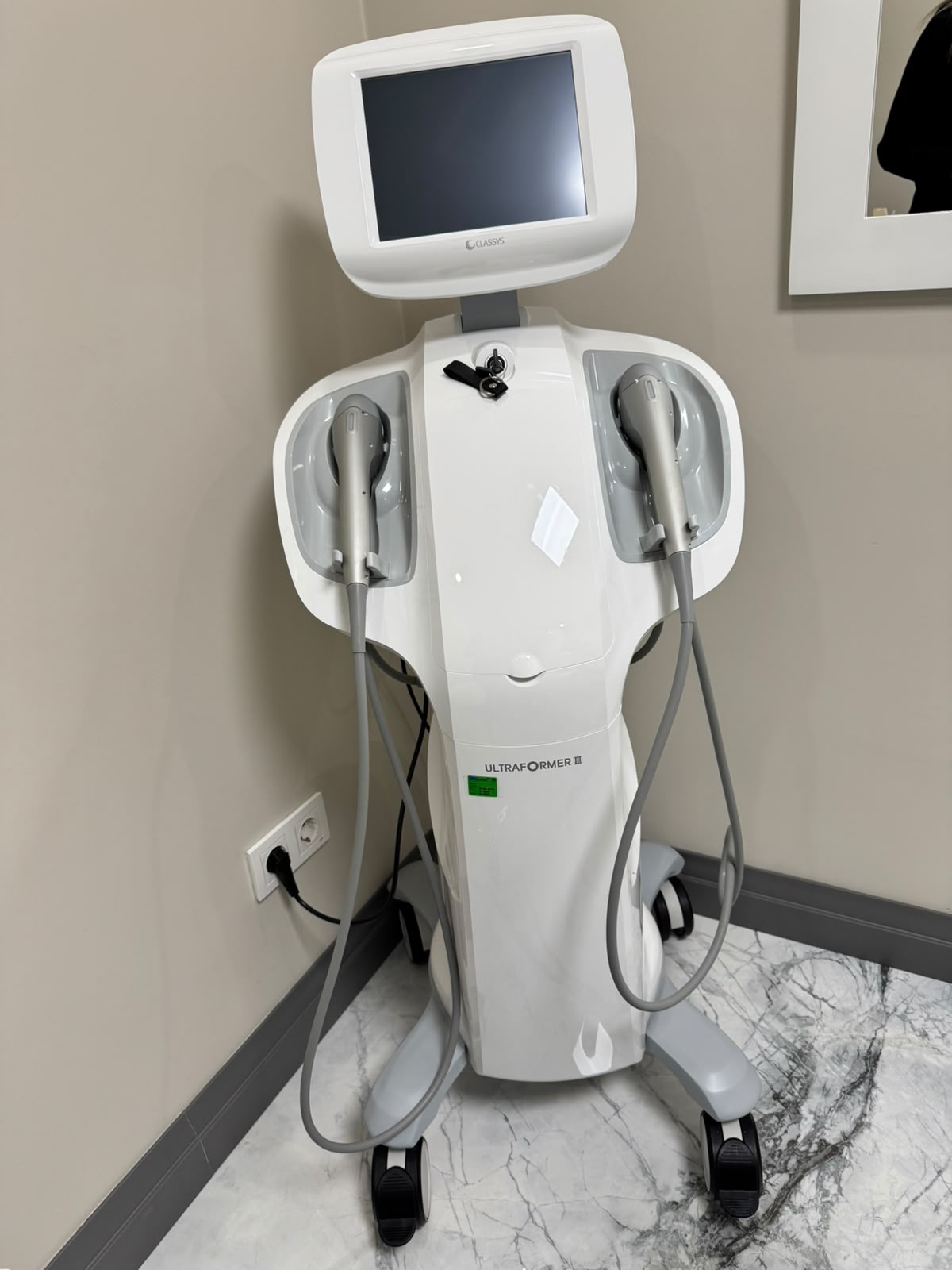 Secondhand Ultraformer 3 UF3-M300 High Intensity Focused Ultrasound (HIFU) Machine - Image 2