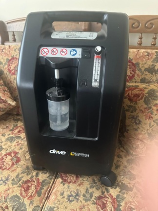 Secondhand Devilbiss Compact 525KS 5L/min Oxygen Concentrator